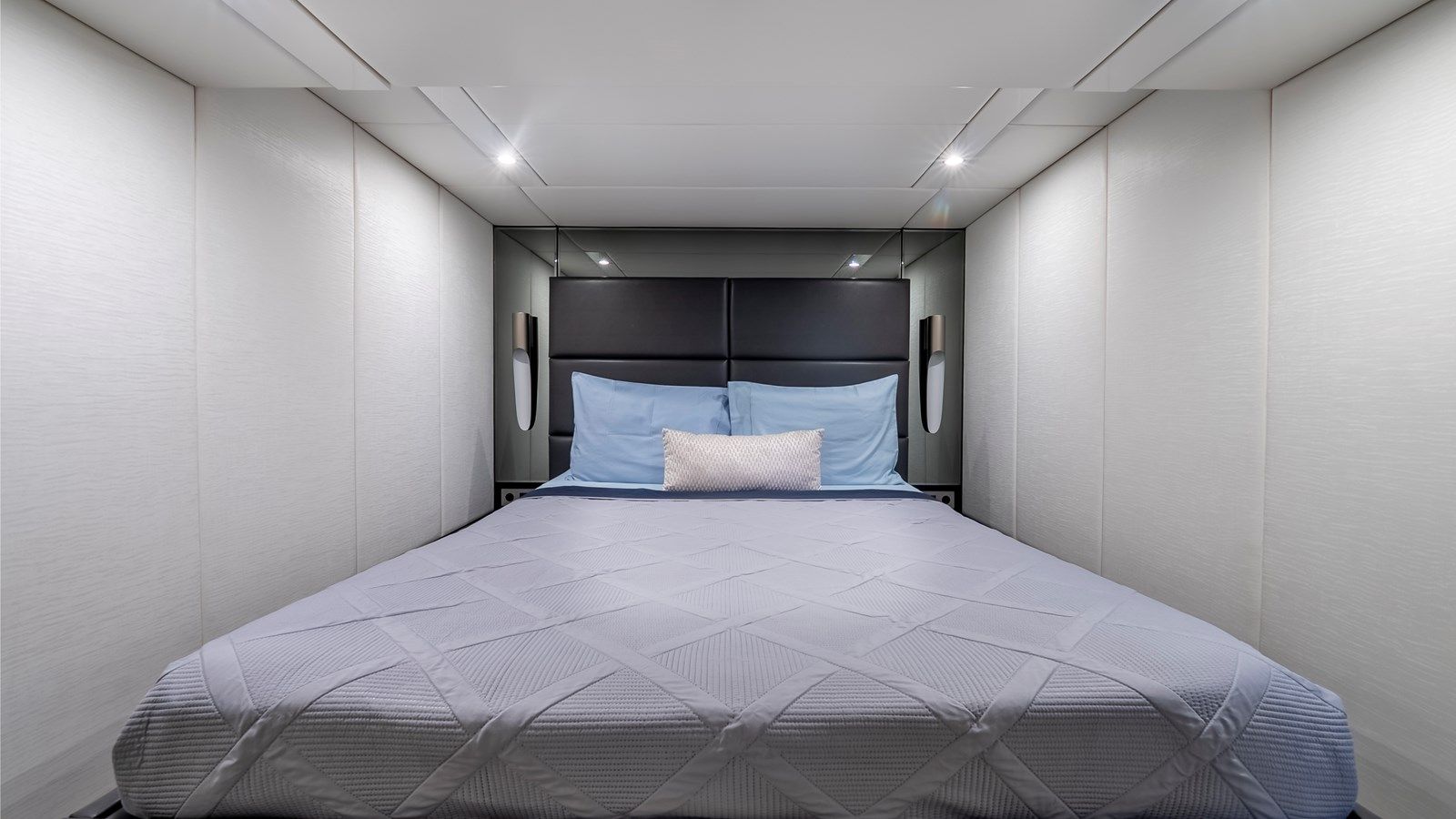 Лучшая цена на Emmiliza 2021