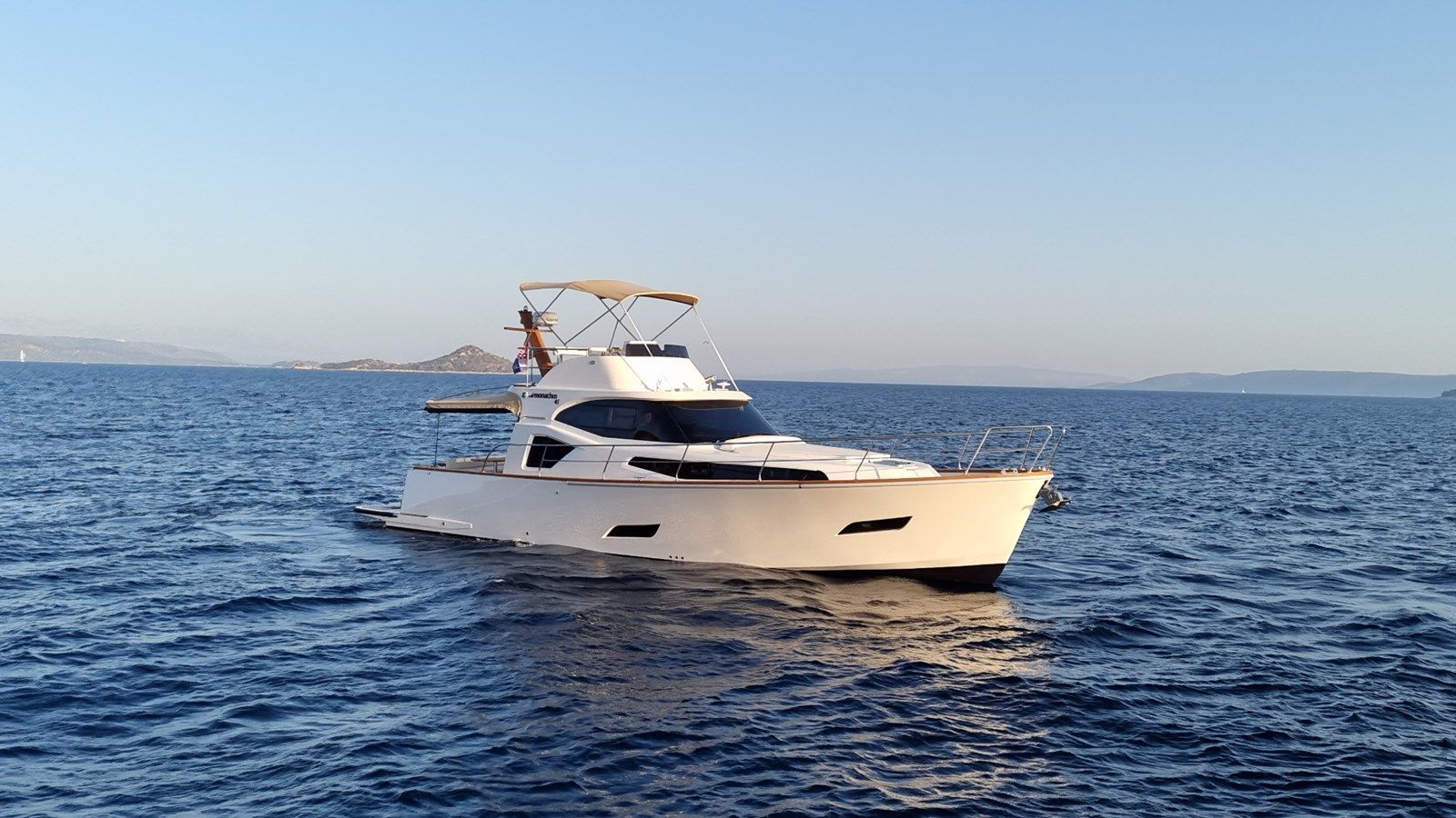 the best price on MONACHUS 470 FLY 47