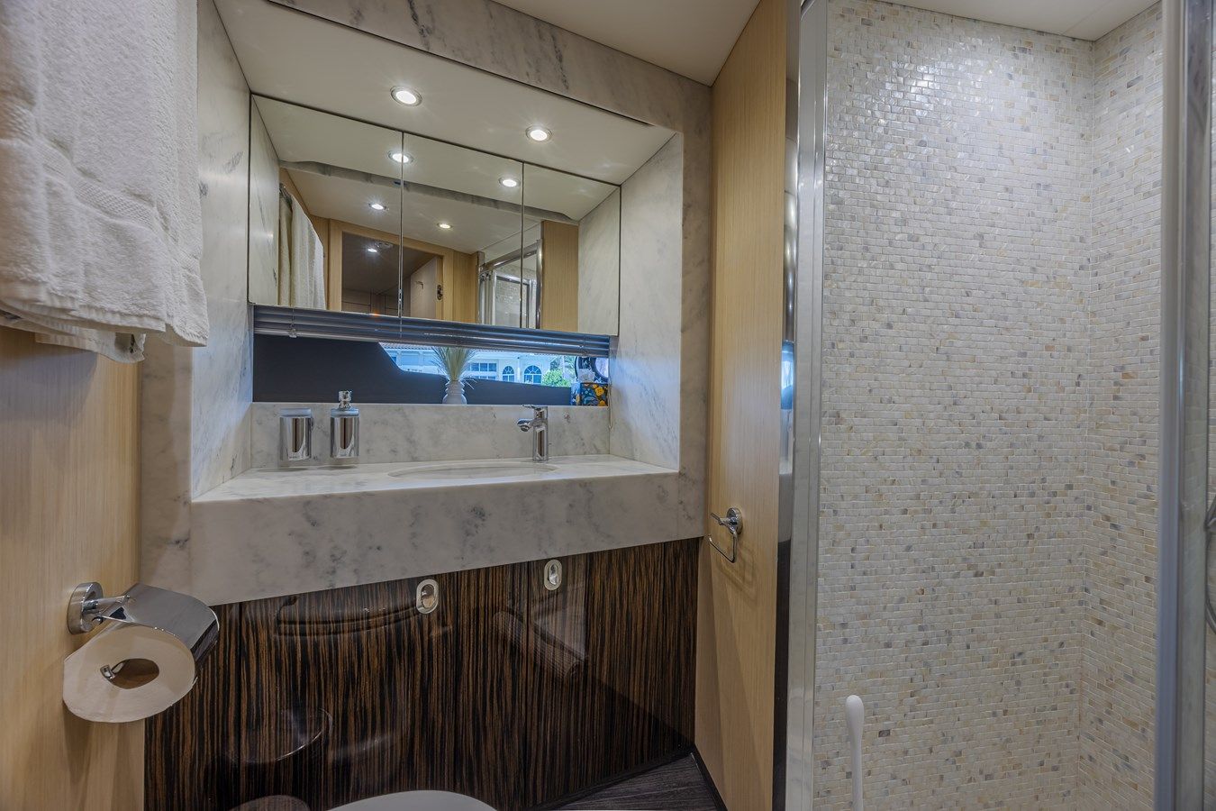 Buy a yacht Dirty Dawg 2017