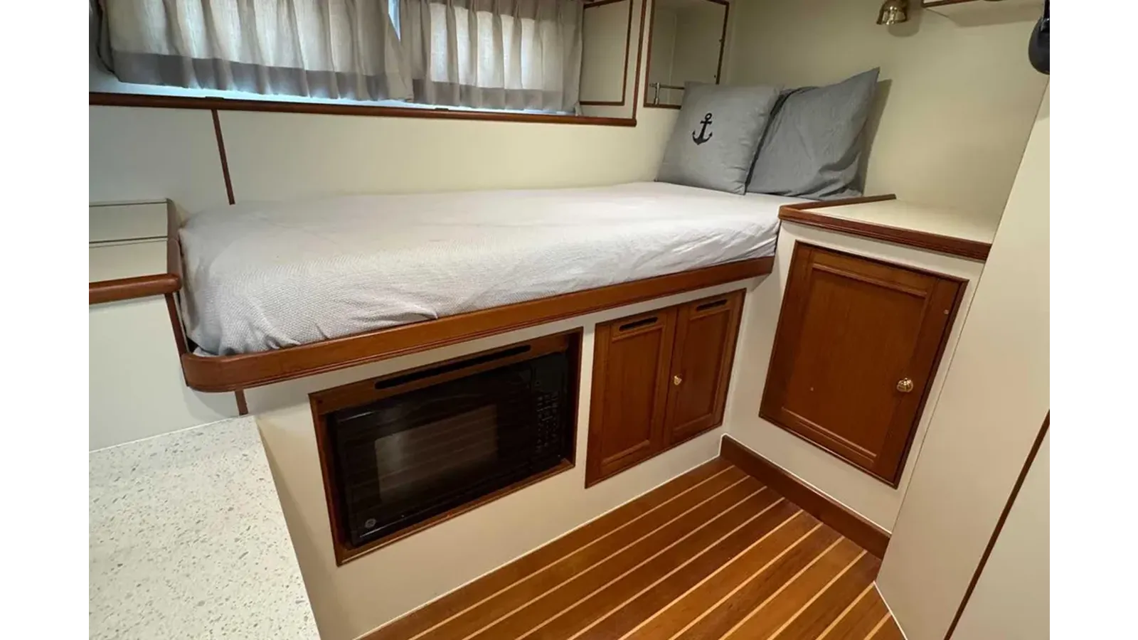 Продажа яхты LADY LEE