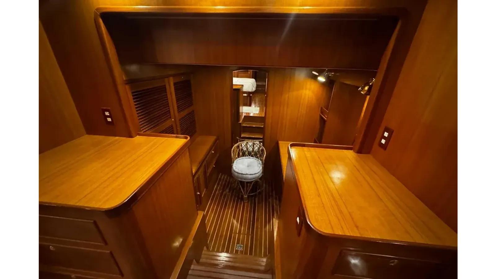 Продажа яхты DAMN NANCY