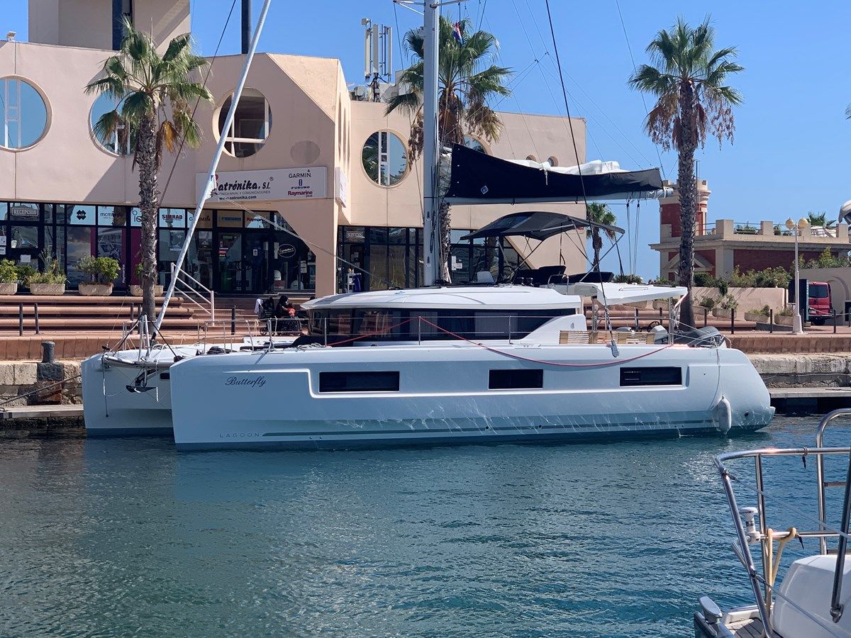 Купить яхту Butterfly 46 в Shestakov Yacht Sales