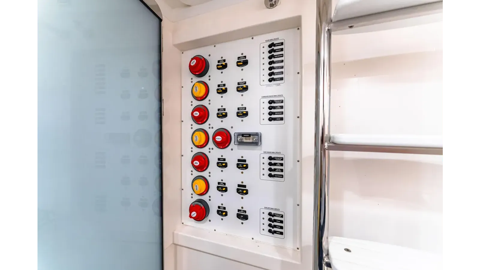 Buy a yacht DASH 2022