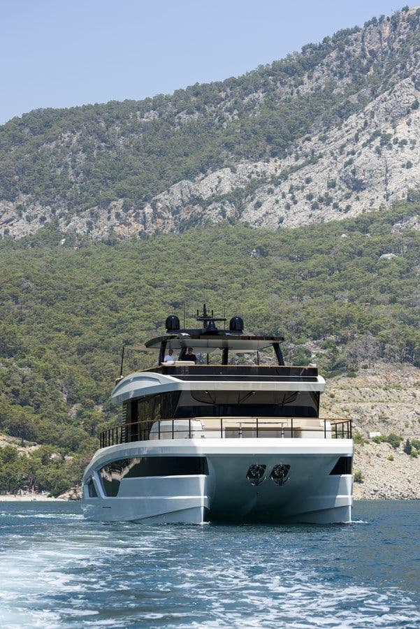 2024 Lazzara LPC 300 2026