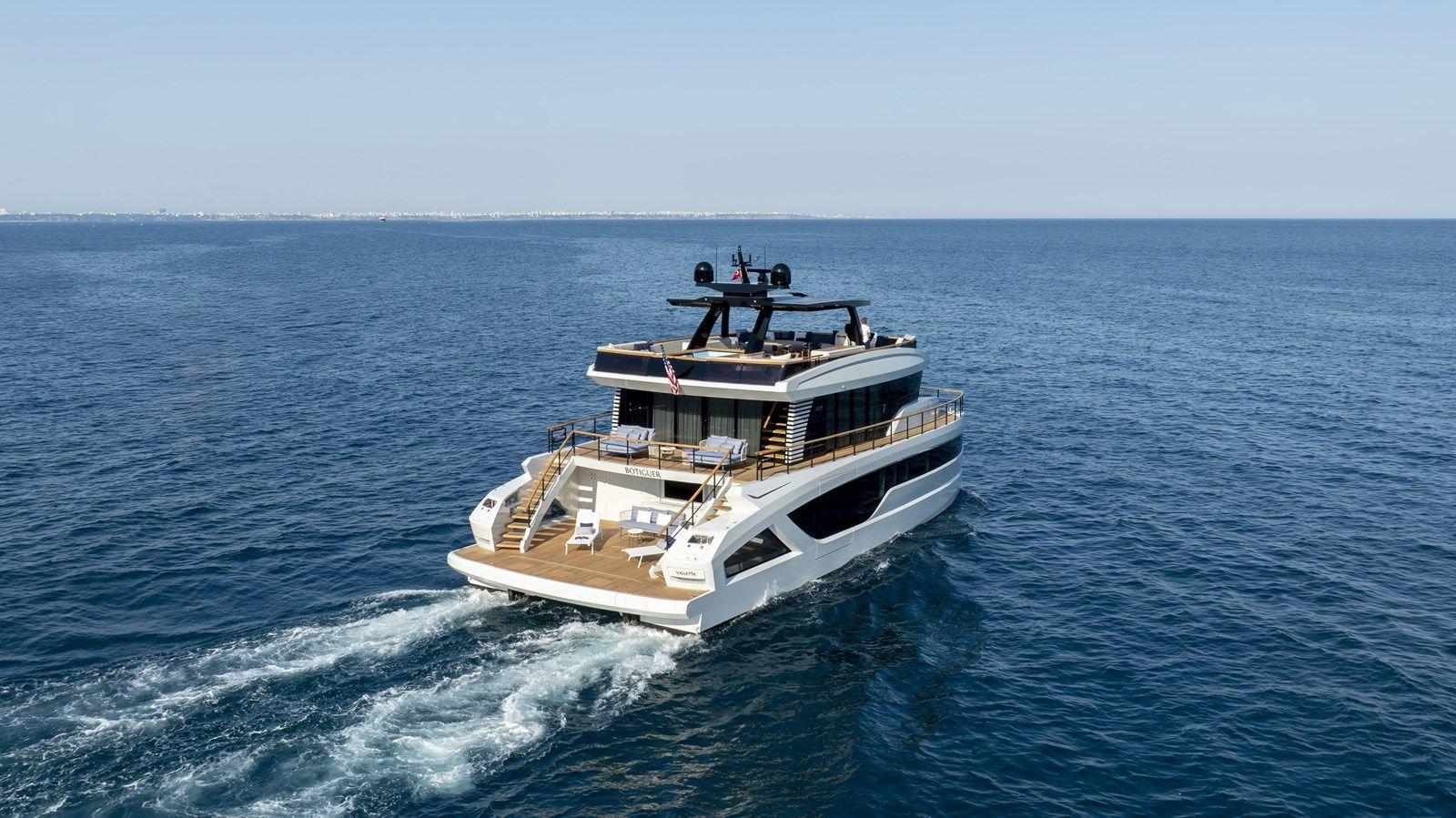 Buy a yacht 2024 Lazzara LPC 300