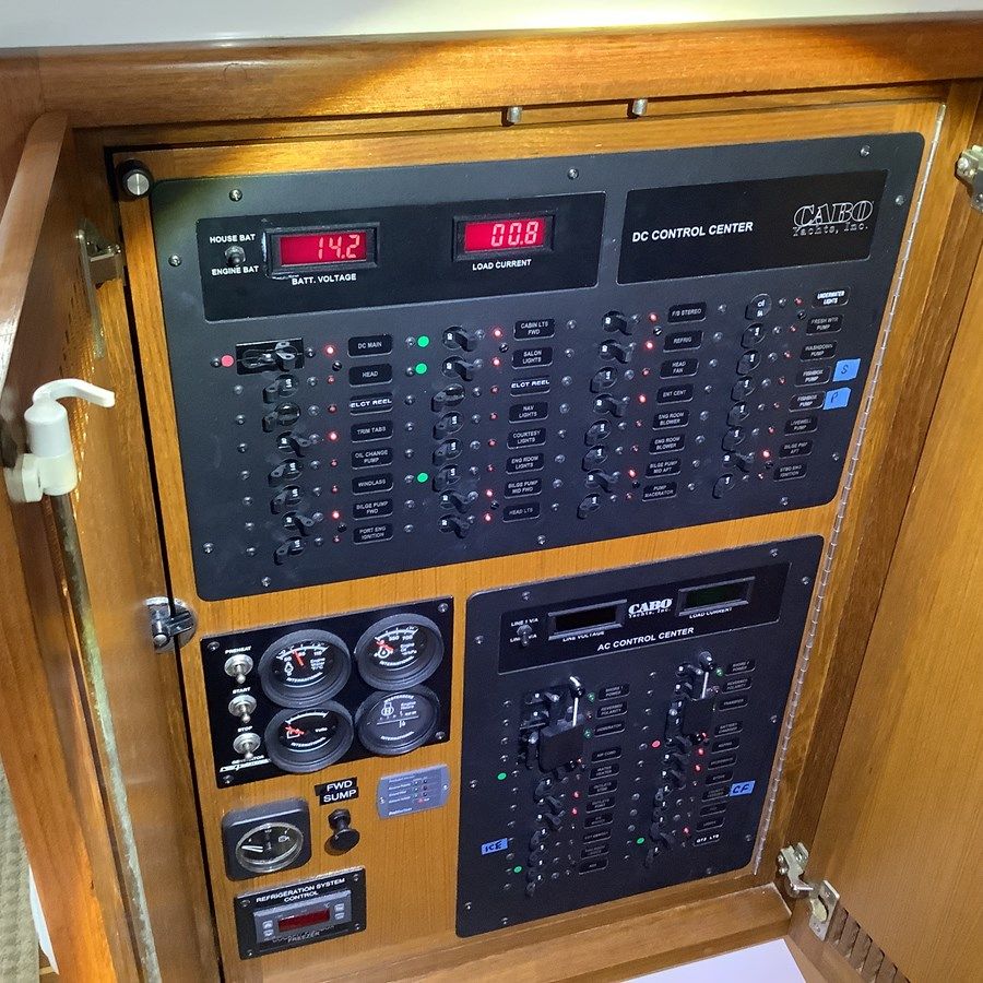 LAURALEA 35' Flybridge Sportfish