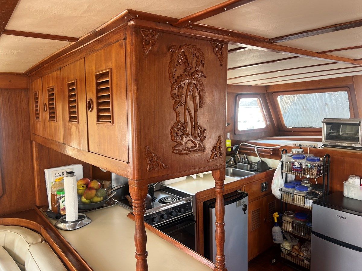 the best price on MARINE TRADER EUROPA 40