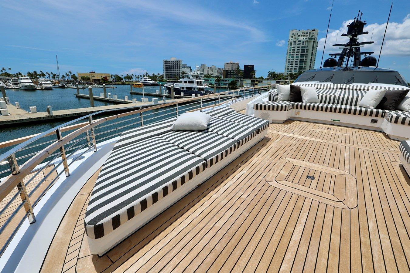 the best price on FRANKLIE 49M SPORT YACHT