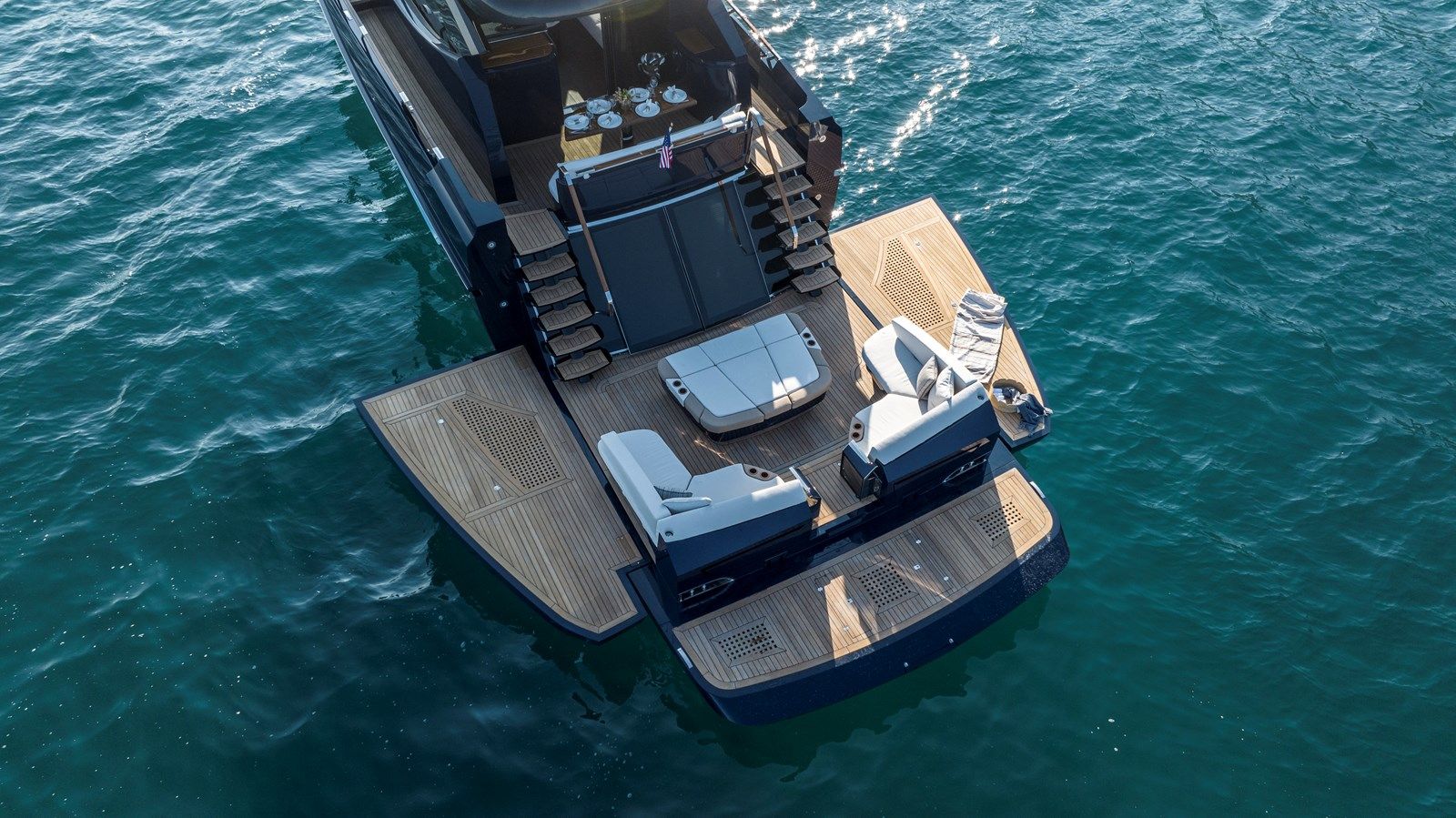 Стоимость яхты new build - Lazzara