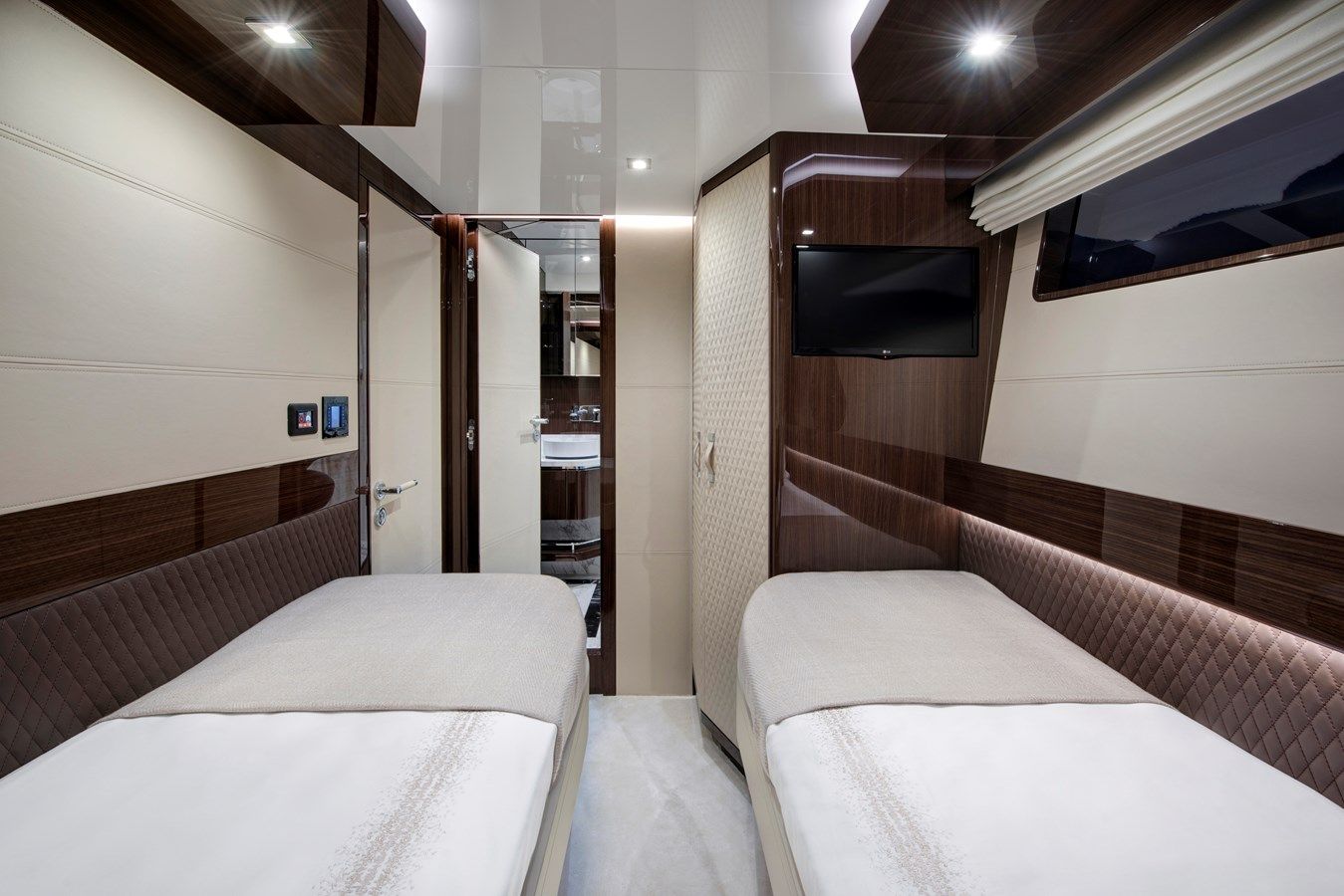 Купить яхту new build - Lazzara в Shestakov Yacht Sales