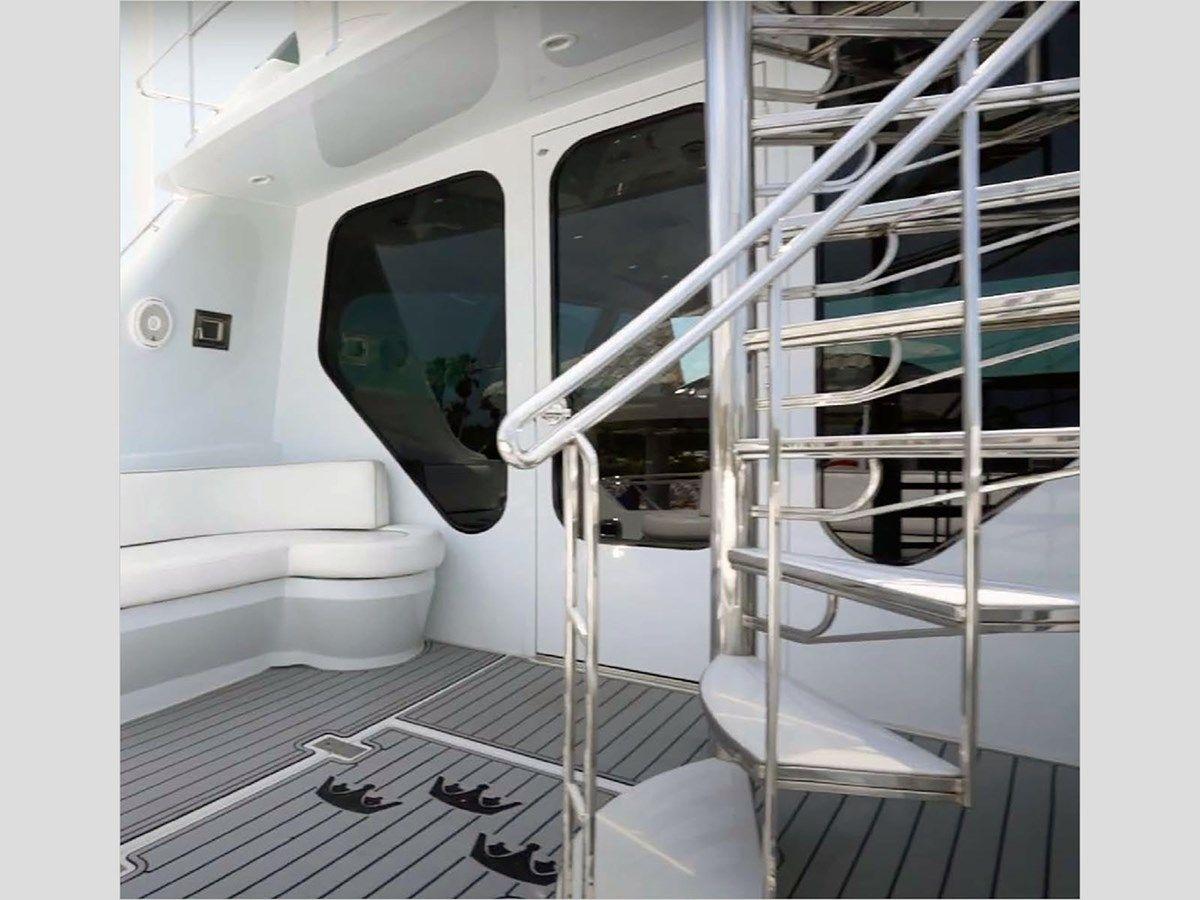 the best price on 70' Magnum Marine 1987 Custom 70' Express Cruiser 1987