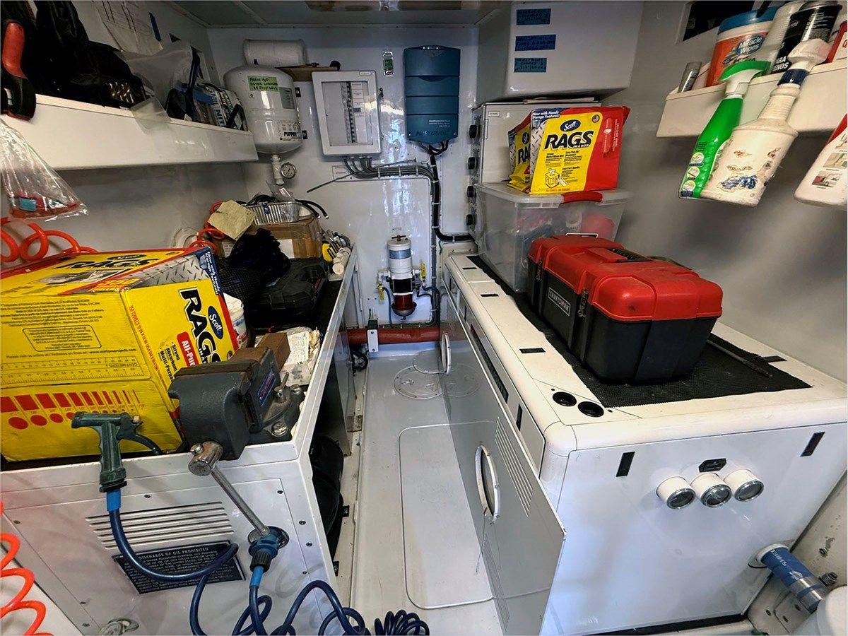 best yacht sales deals 70' Magnum Marine 1987 Custom 70' Express Cruiser 1987