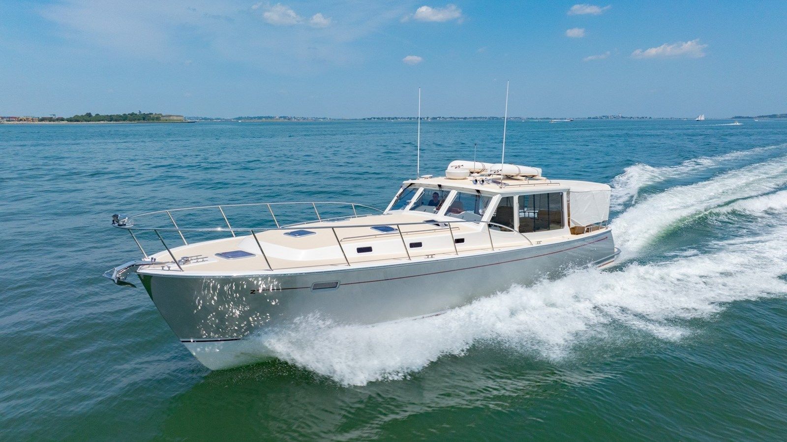 Купить яхту LOLA 2018 в Shestakov Yacht Sales