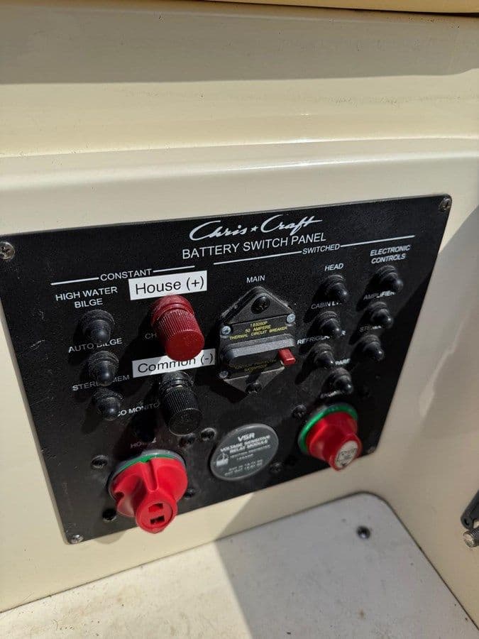 Chris-Craft Launch 28 2013 - Chris-Craft yacht sale