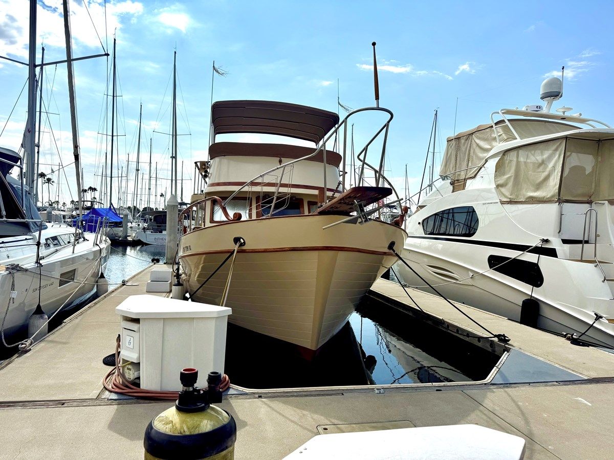 Buy a yacht MARINE TRADER EUROPA