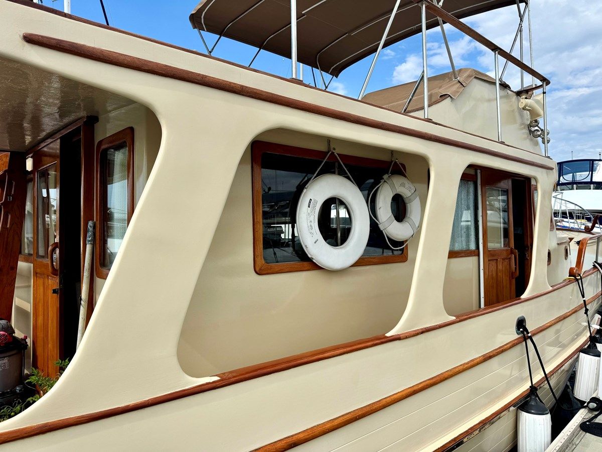 Buy a MARINE TRADER EUROPA - MARINE TRADER at Shestakov Yacht Sales