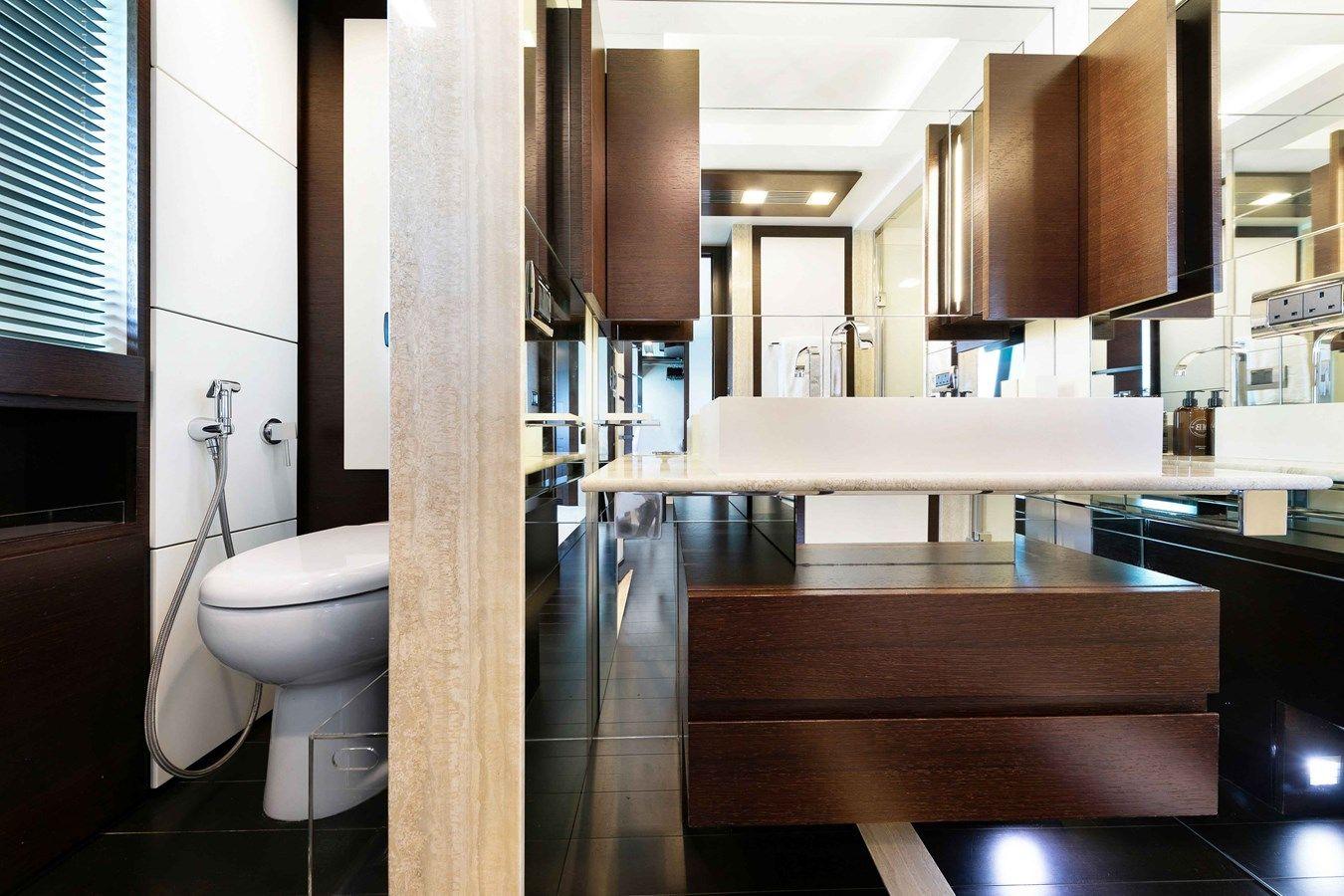 Buy a Insieme 105 Grande at Shestakov Yacht Sales