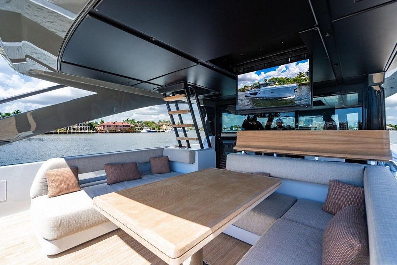 Лучшая цена на Snack Money - BLUEGAME