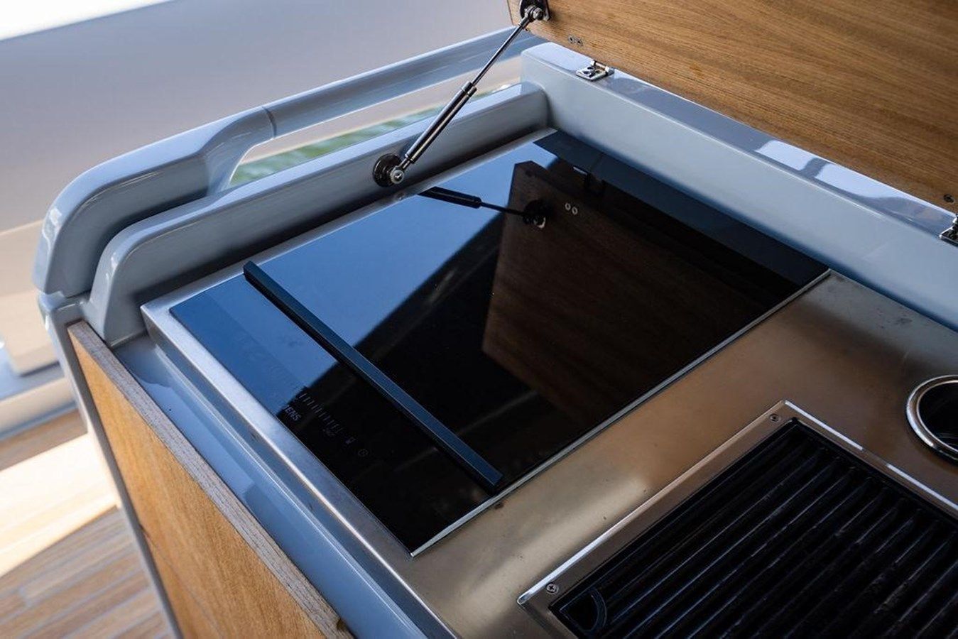 Стоимость яхты Snack Money - BLUEGAME