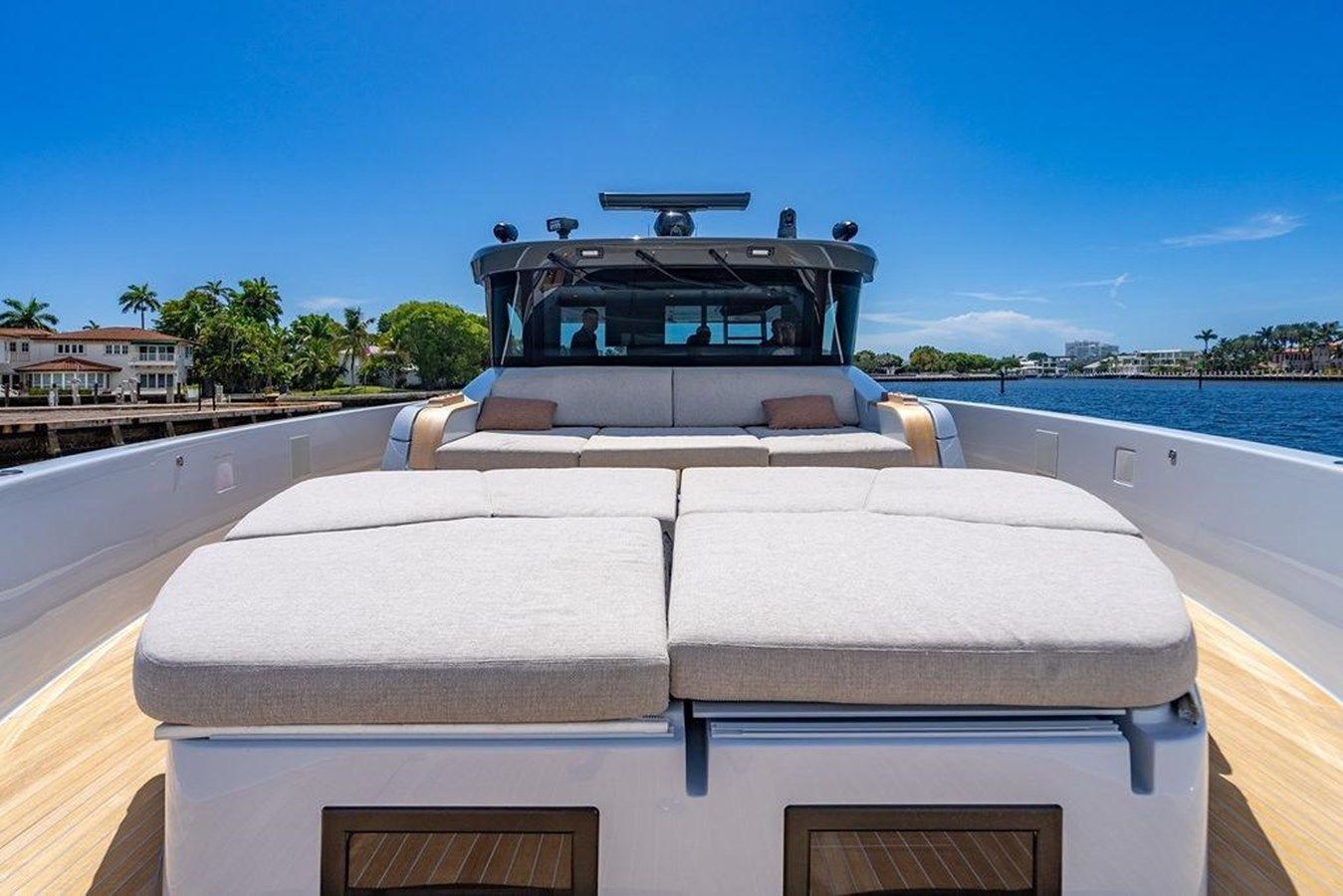 Купить яхту Snack Money - BLUEGAME в Shestakov Yacht Sales