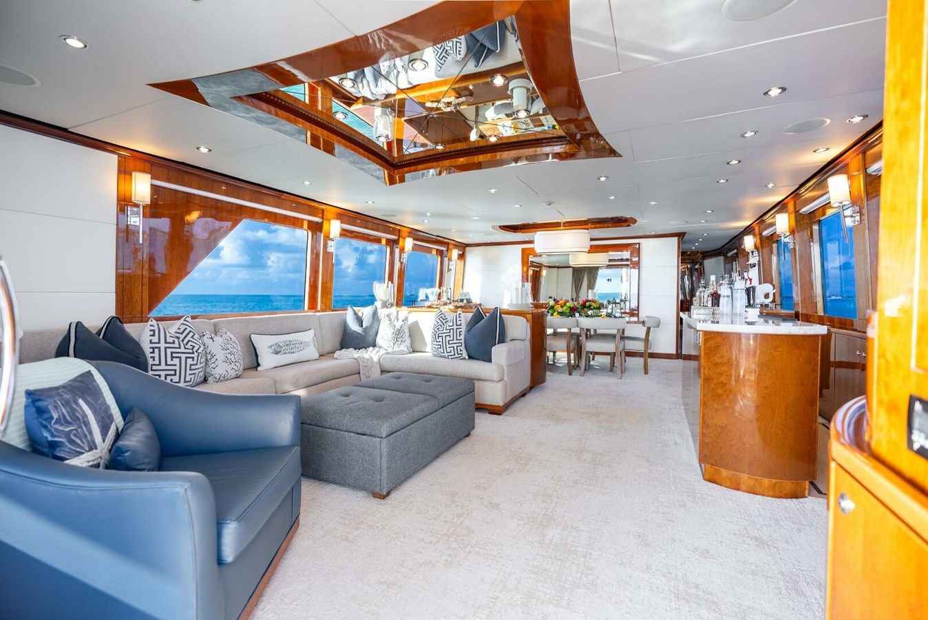 Buy a yacht Done Deal Raised Pilothouse