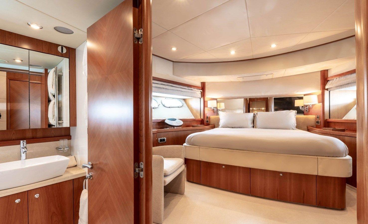 the best price on Sunseeker Yacht 90 - Sunseeker