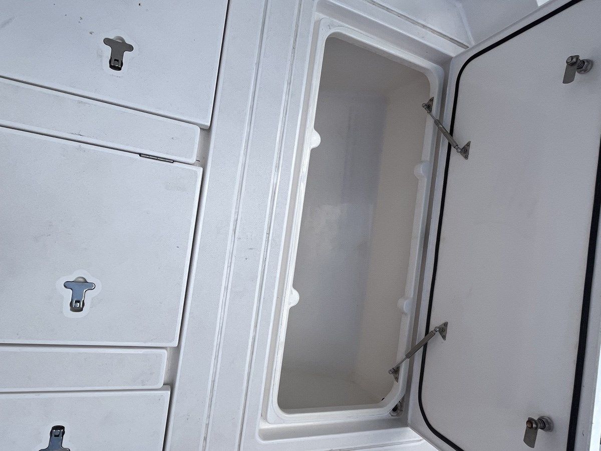 Buy a yacht NET LOSS - Intrepid