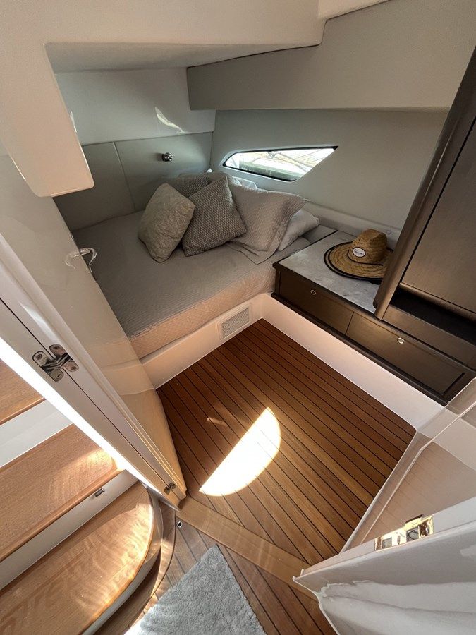 Buy a yacht NET LOSS 477 Evolution