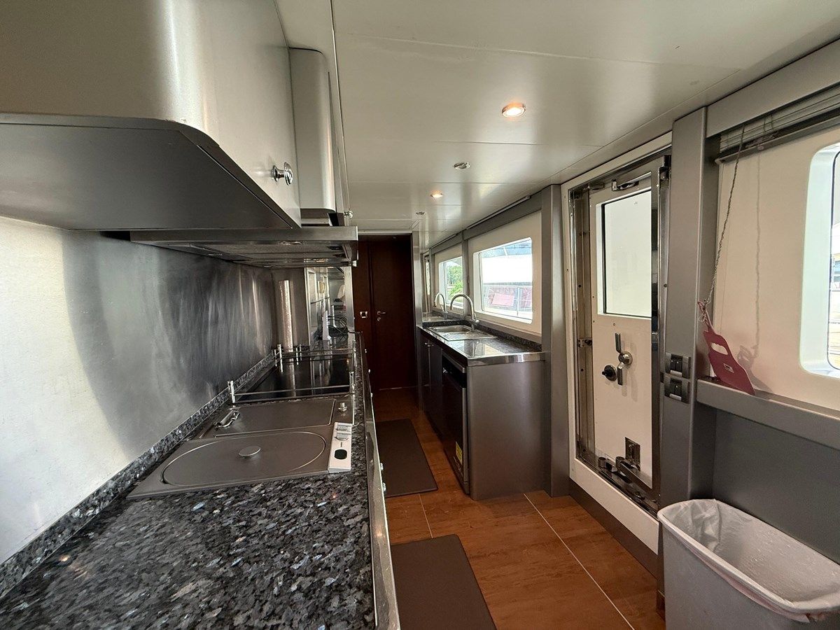 Sunrise 108 yacht sale