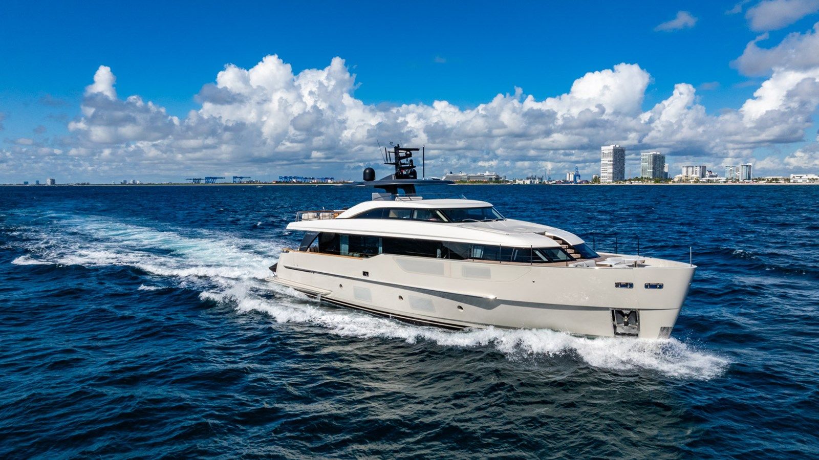 the best price on Midlife Muse SD90