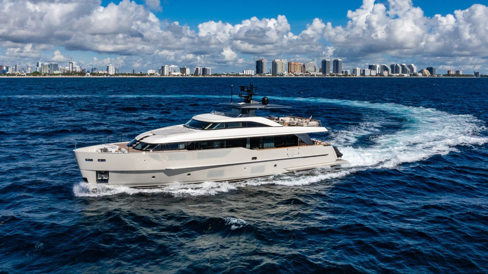 the best price on Midlife Muse - Sanlorenzo