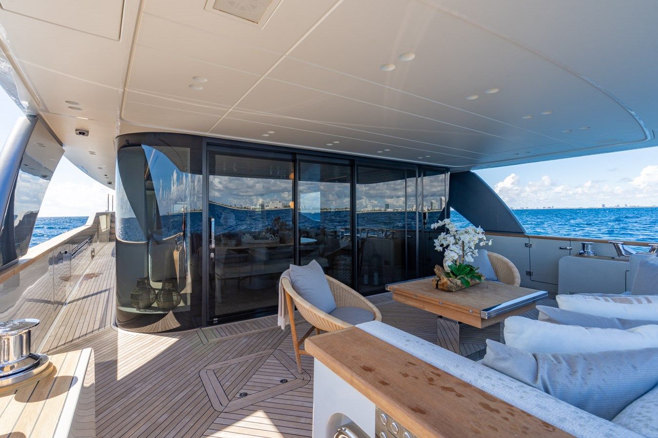 Midlife Muse SD90 yacht sale