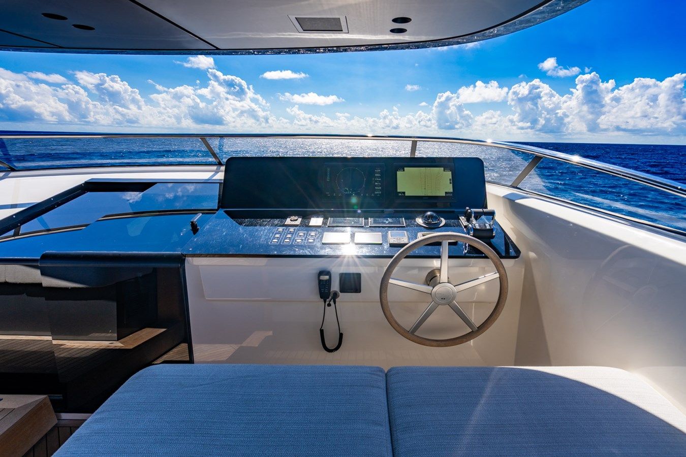 Midlife Muse SD90 yacht sale