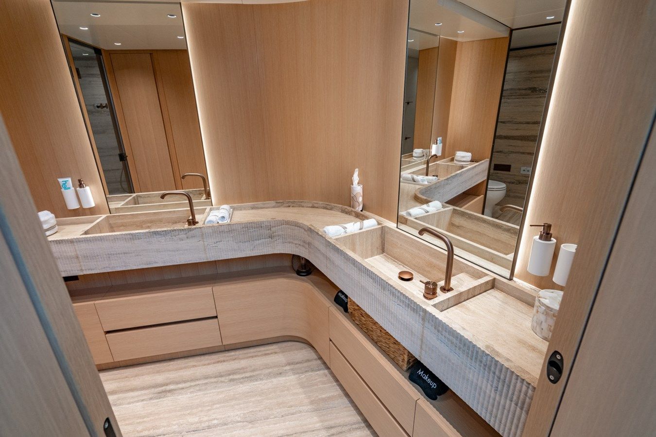 Midlife Muse SD90 yacht sale