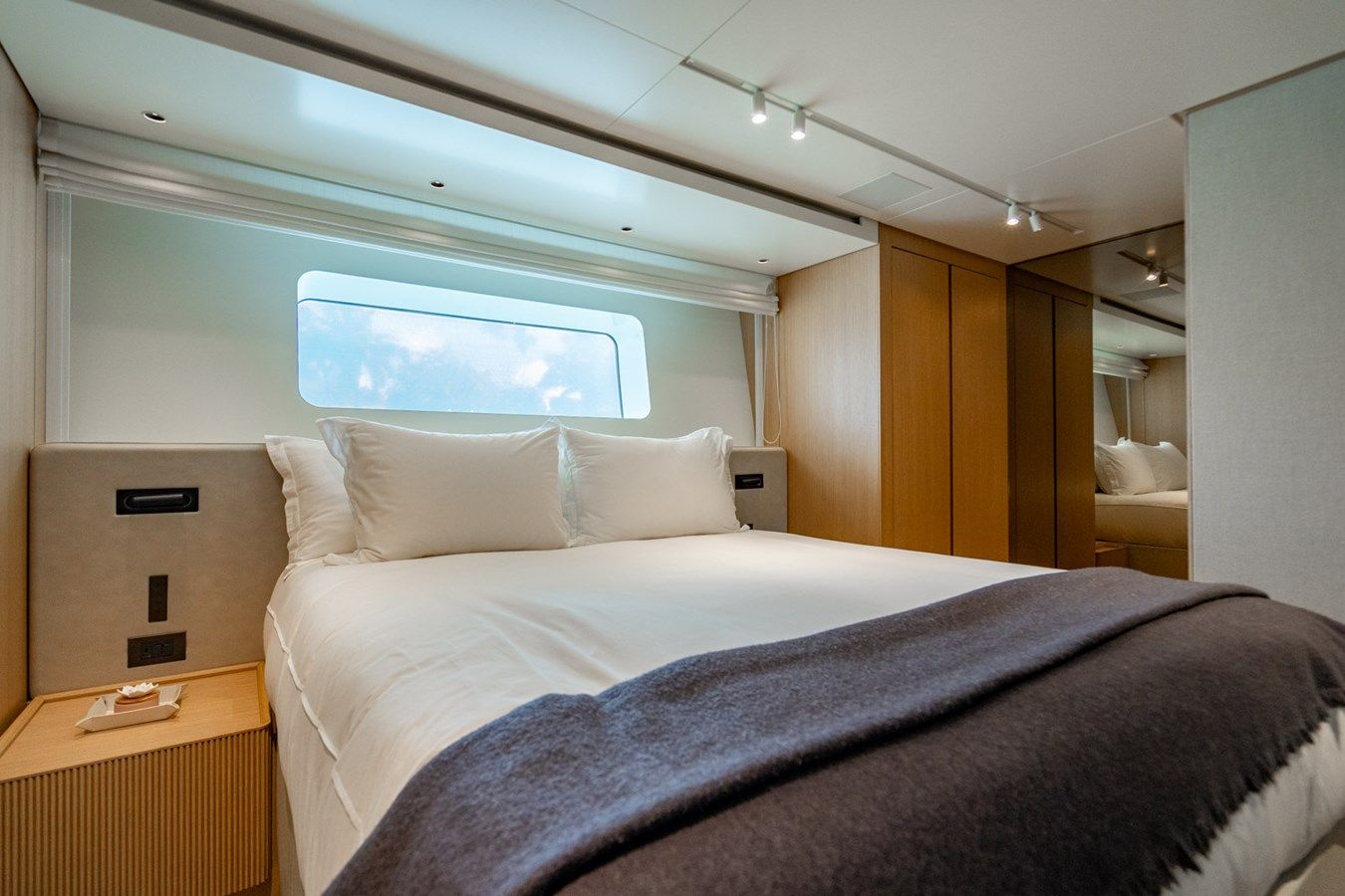 best yacht sales deals Midlife Muse SD90