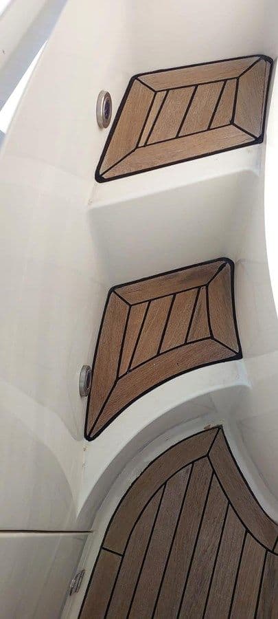 best yacht sales deals HAKUNA MATATA 2004