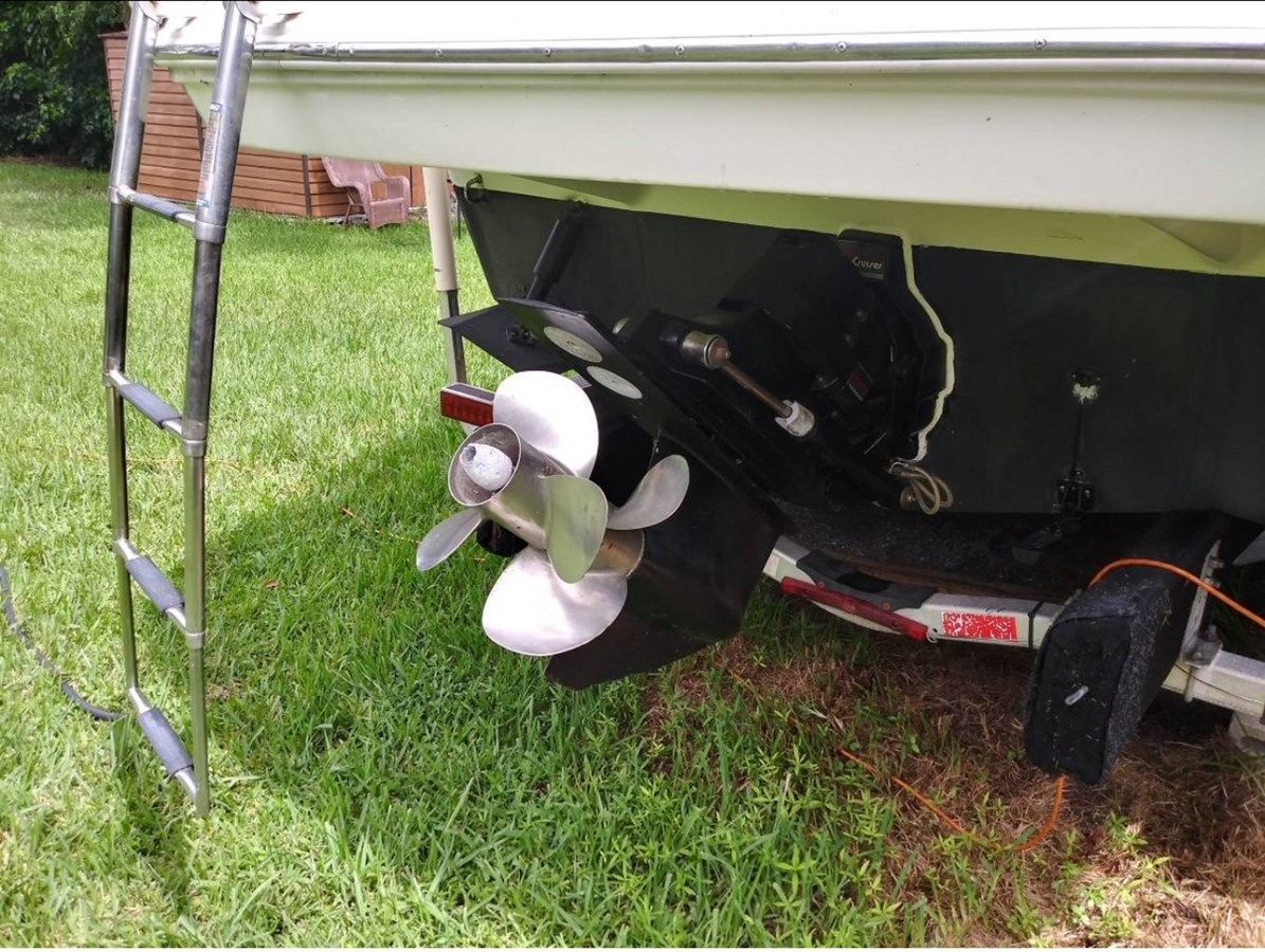 - - RINKER yacht sale