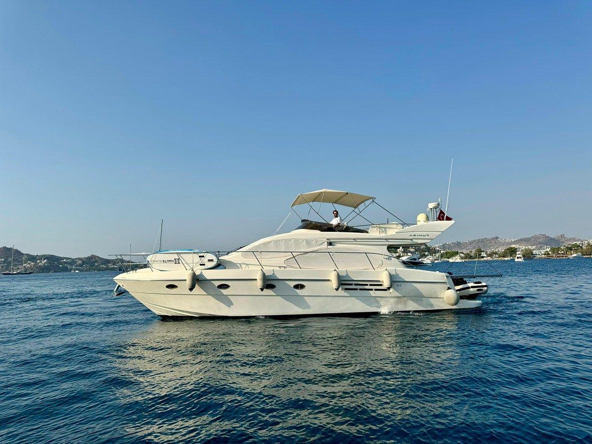 Buy a AZIMUT 46 48 at Shestakov Yacht Sales