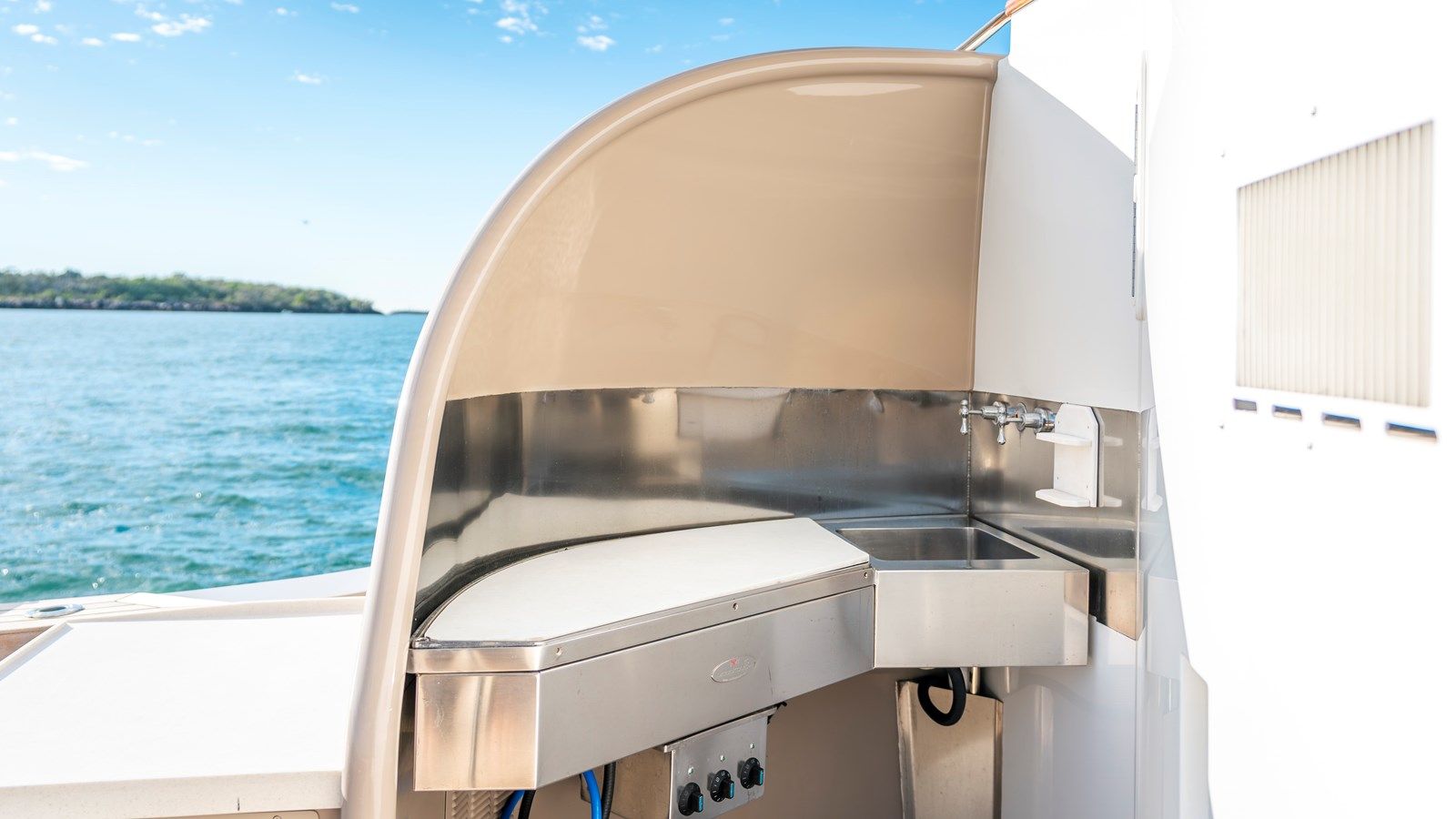 best yacht sales deals TEXAS T 92