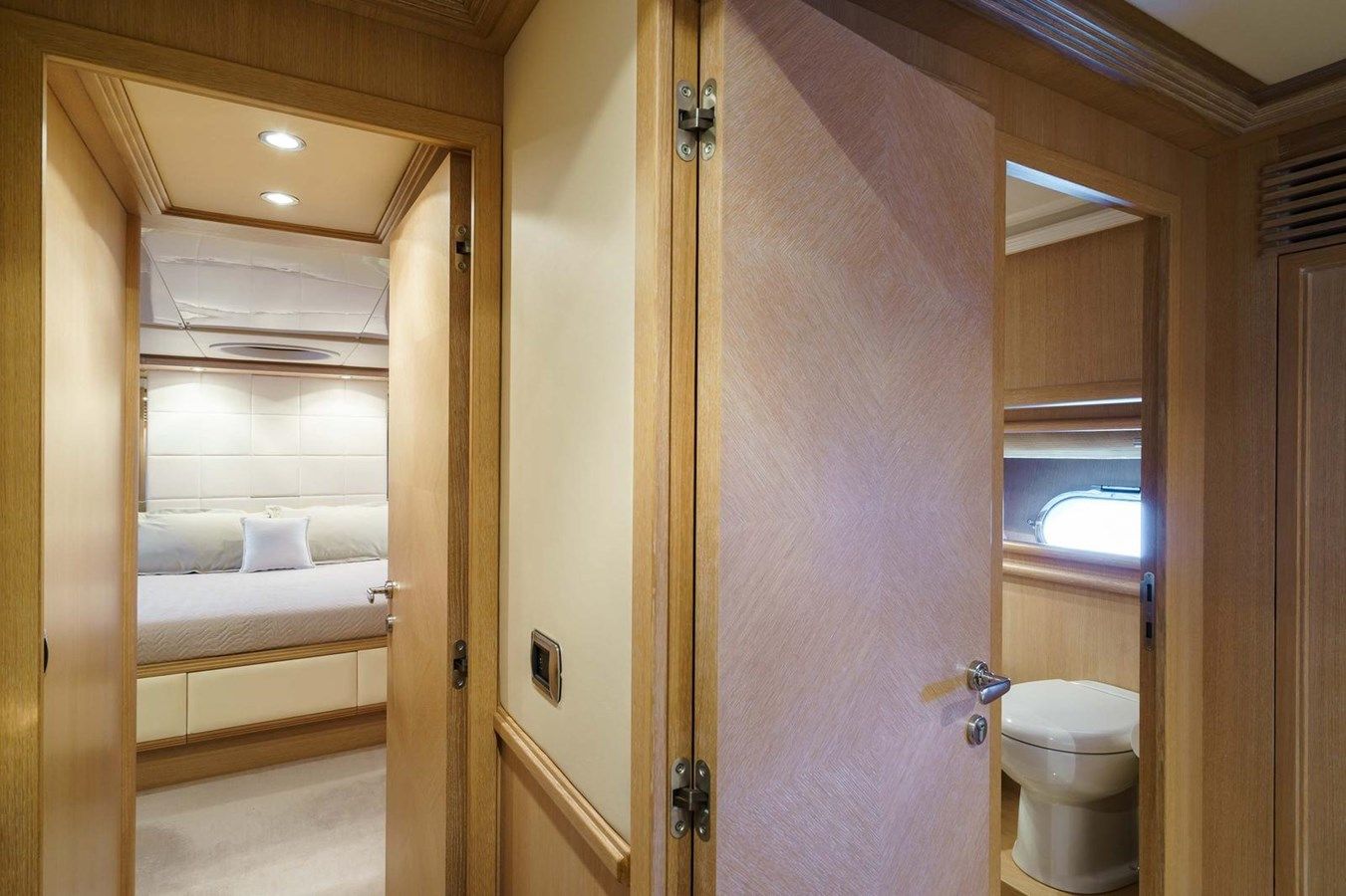 the best price on ALLIE 2008