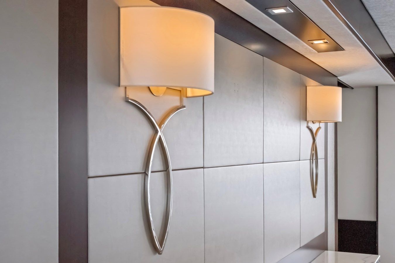 Buy a yacht Surplus Lines - Hatteras