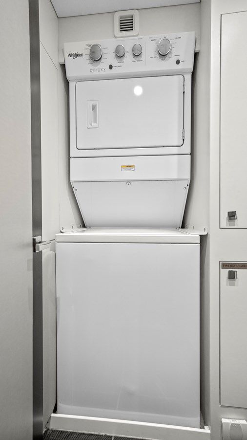 Buy a yacht Surplus Lines 2019