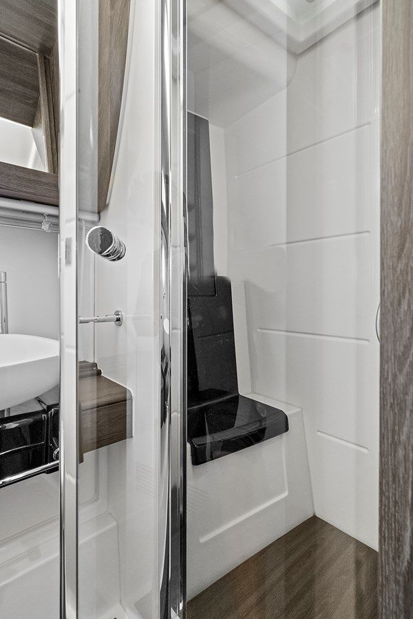 Стоимость яхты LITHIUM - Azimut Yachts