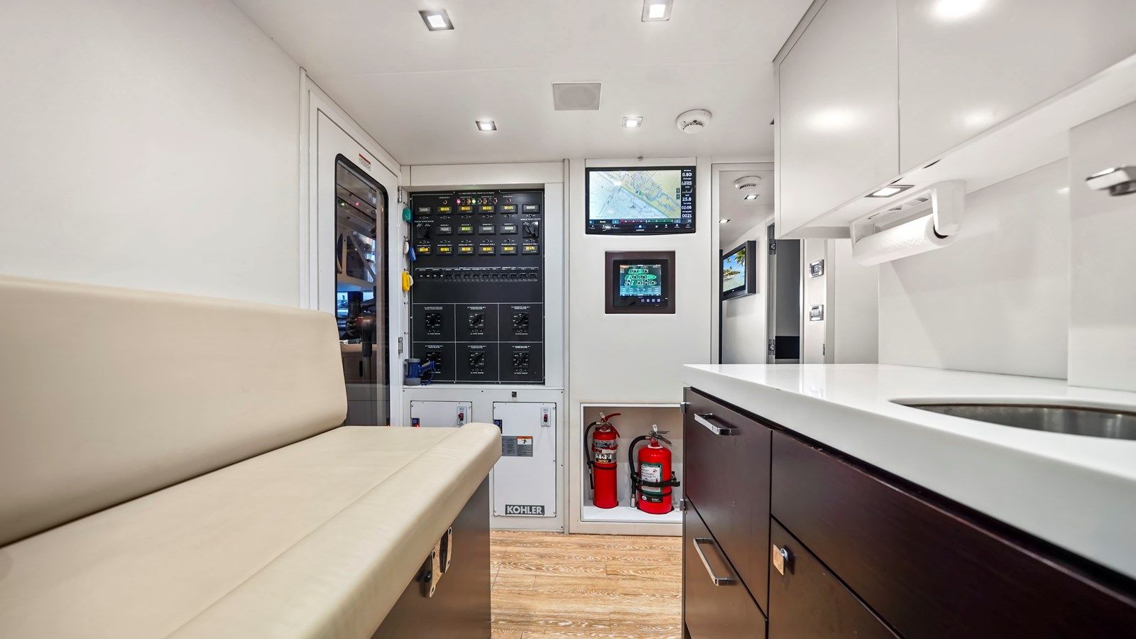 Buy a Surplus Lines - Hatteras at Shestakov Yacht Sales