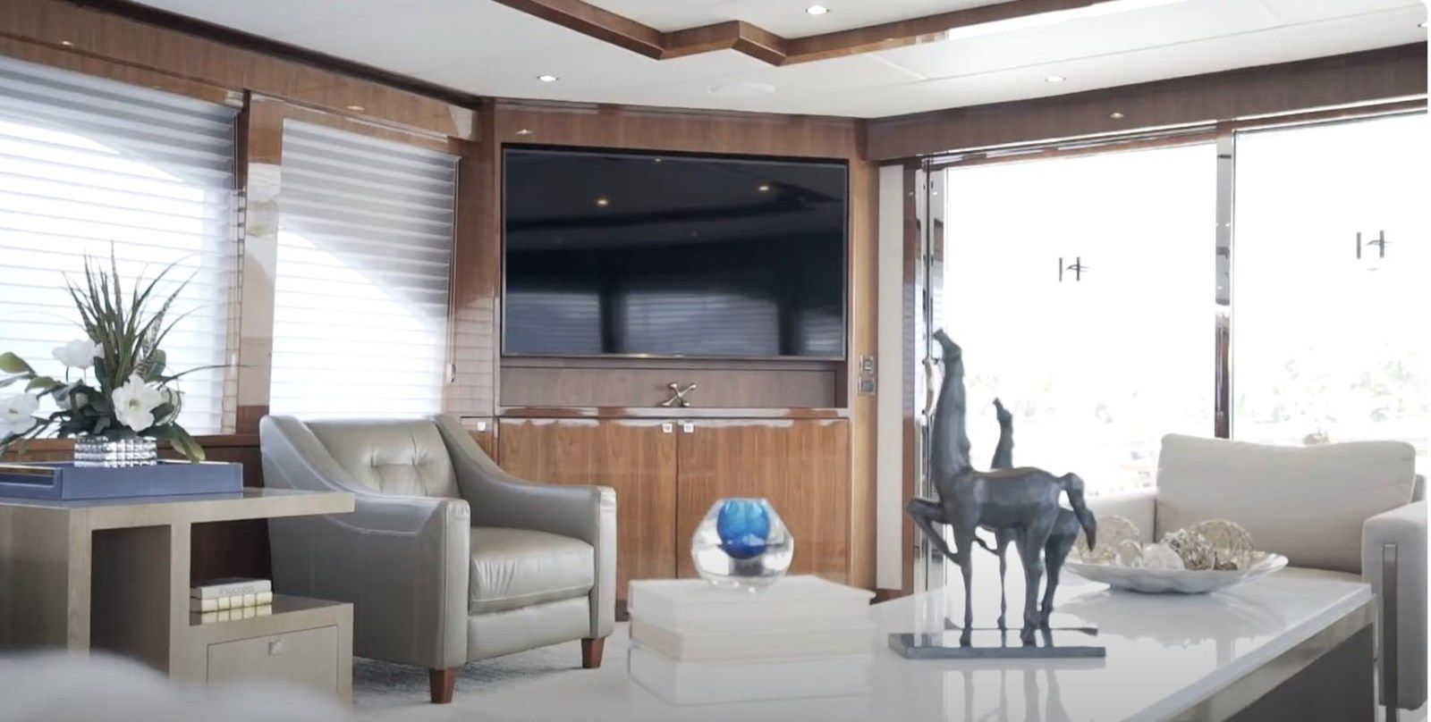 Стоимость яхты LOLA T Raised Pilothouse