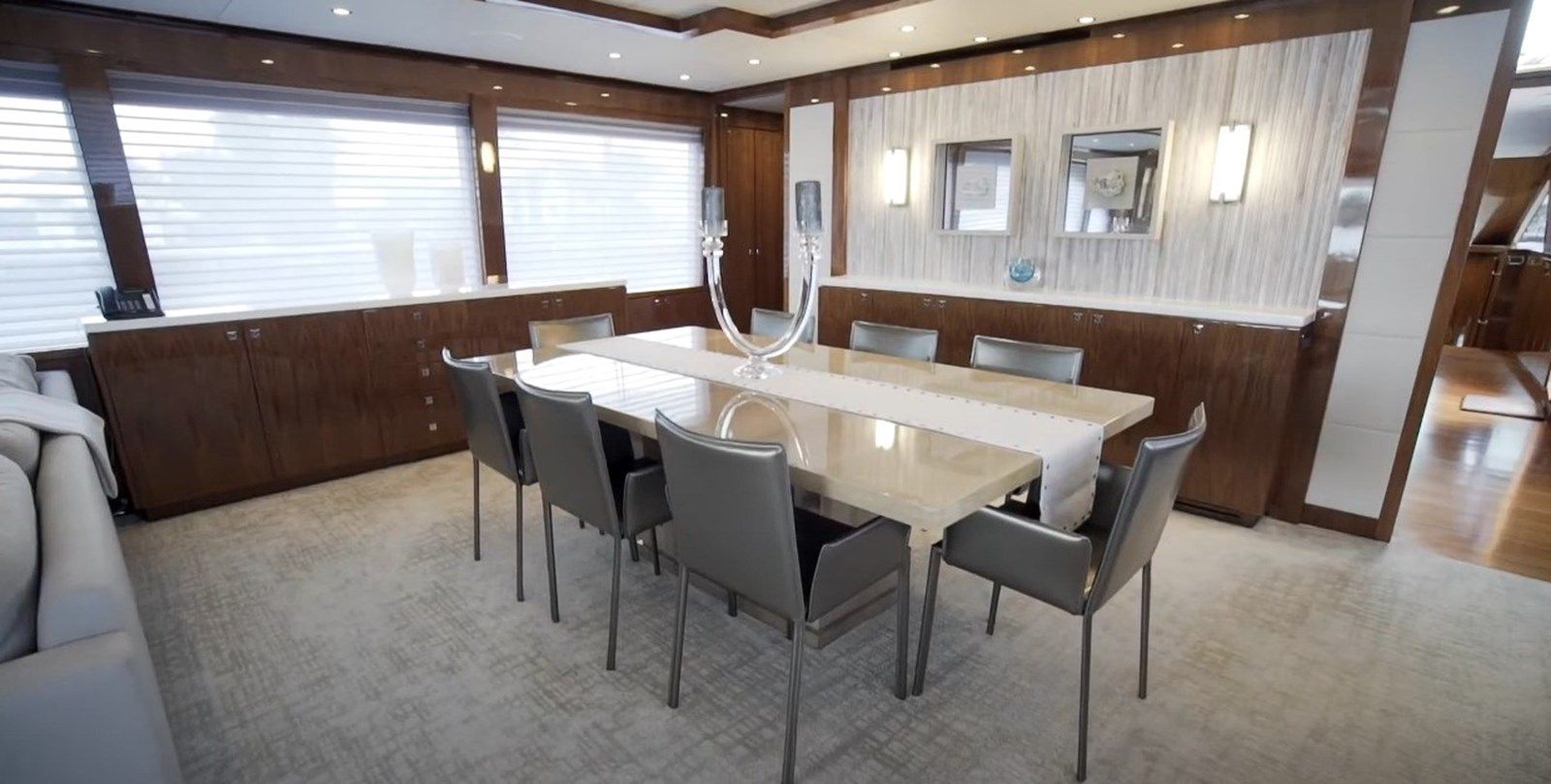 Купить LOLA T 2017