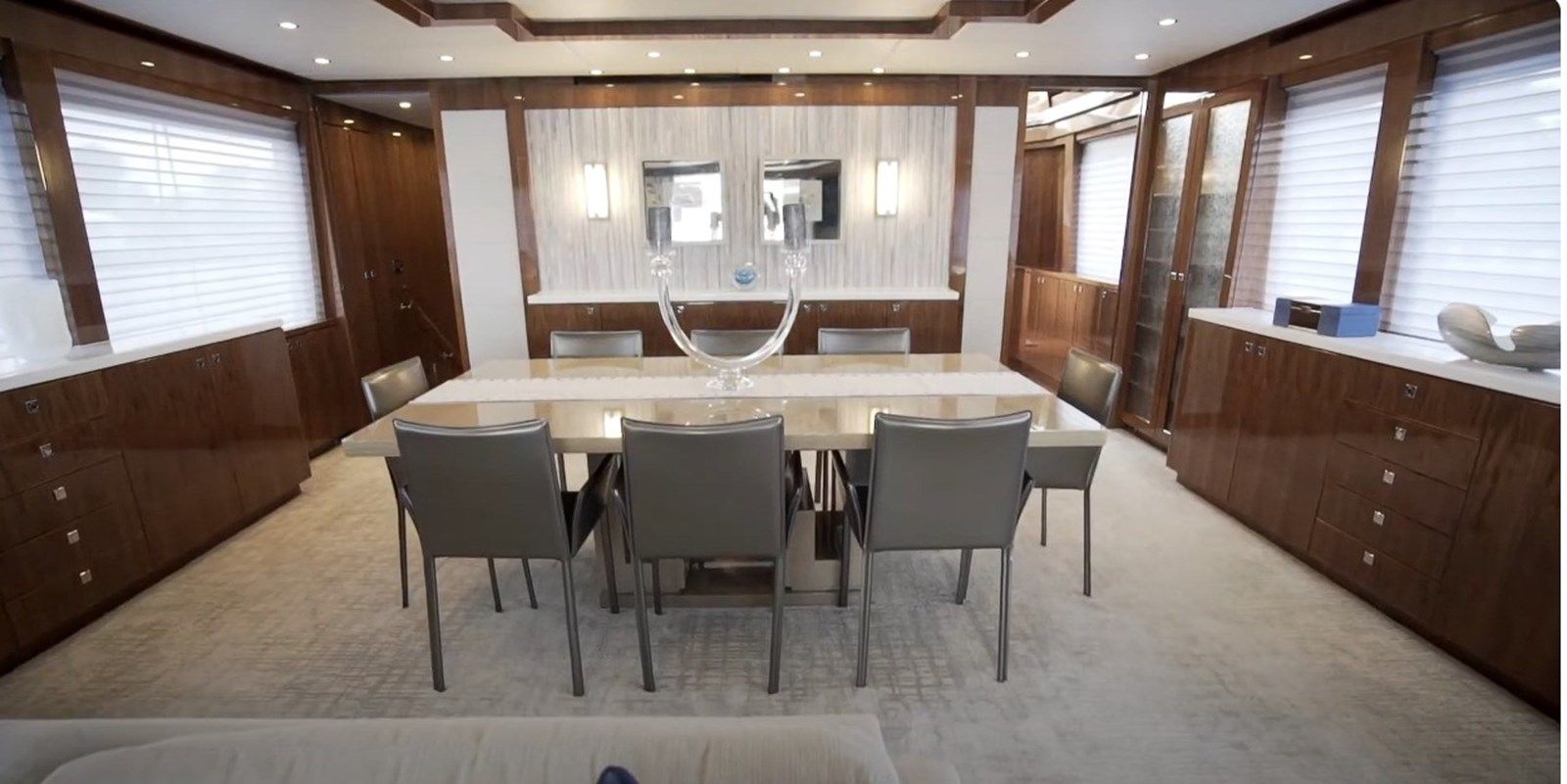 Лучшая цена на LOLA T 101