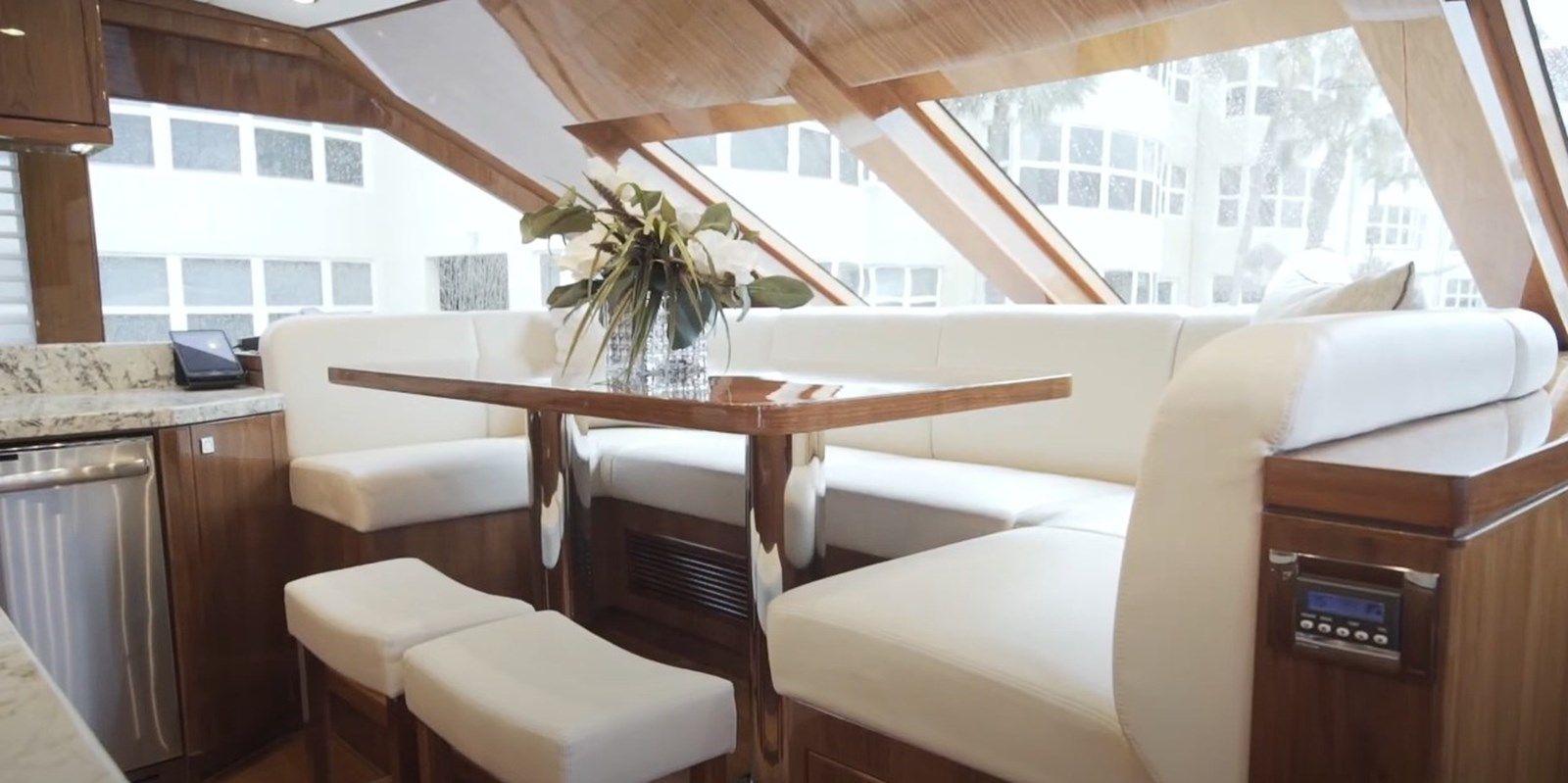 Купить яхту LOLA T 2017 в Shestakov Yacht Sales