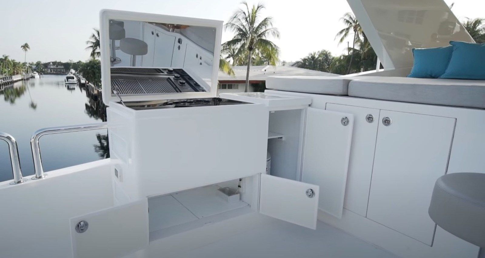 Купить LOLA T - Hargrave