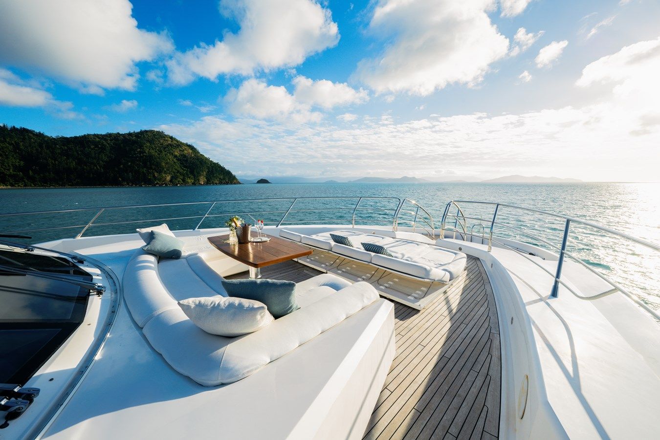 the best price on RASCAL 115 Sport Yacht